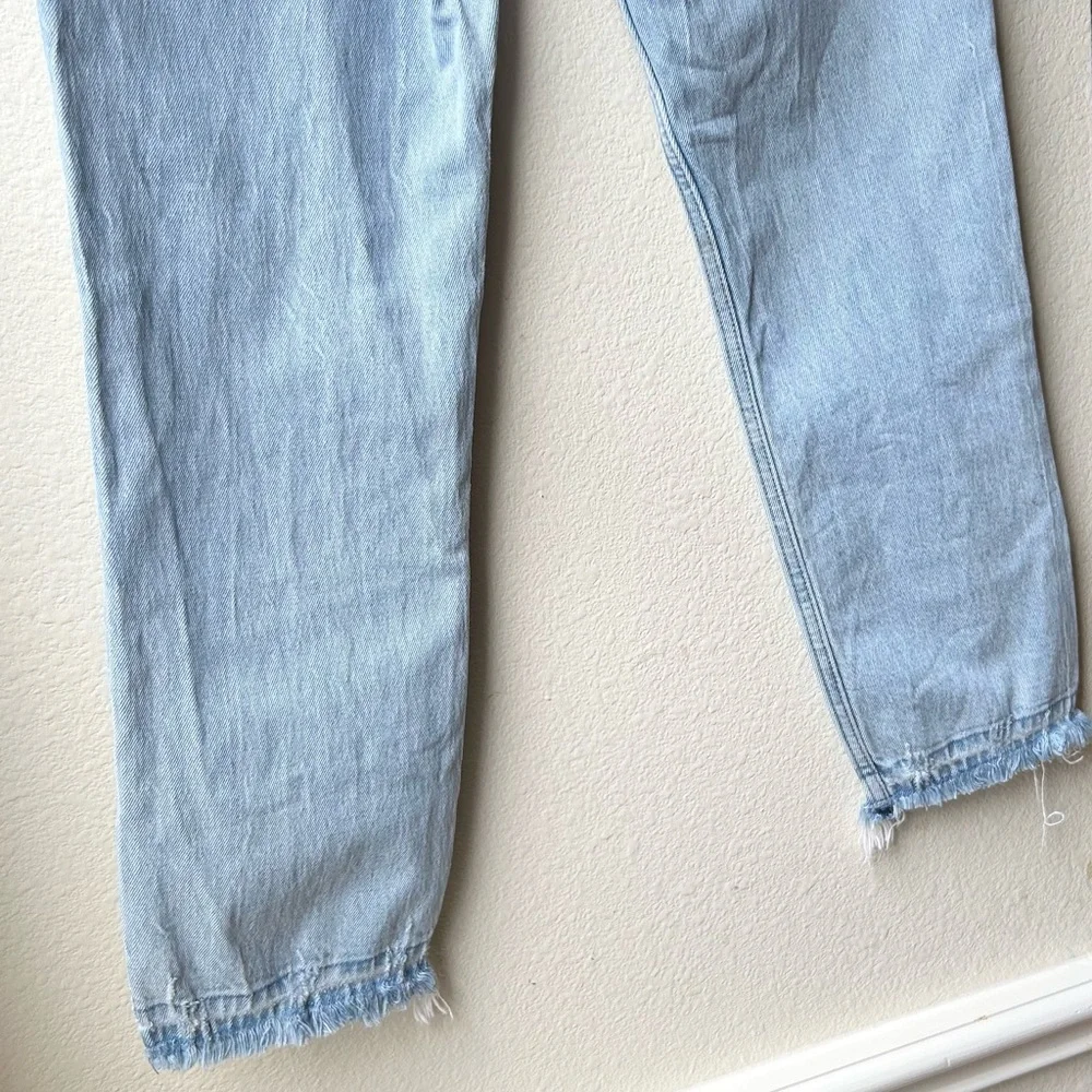 Abercrombie & Fitch High Rise Mom Jean Light Wash Sz 27
